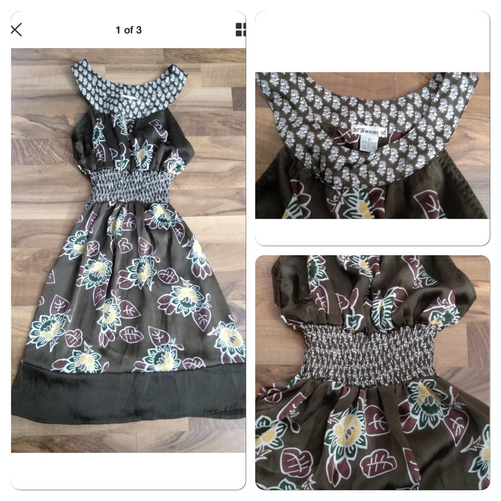 🚨 5/$25 SALE 🚨Womens Size Small Empire Waist Floral Dress